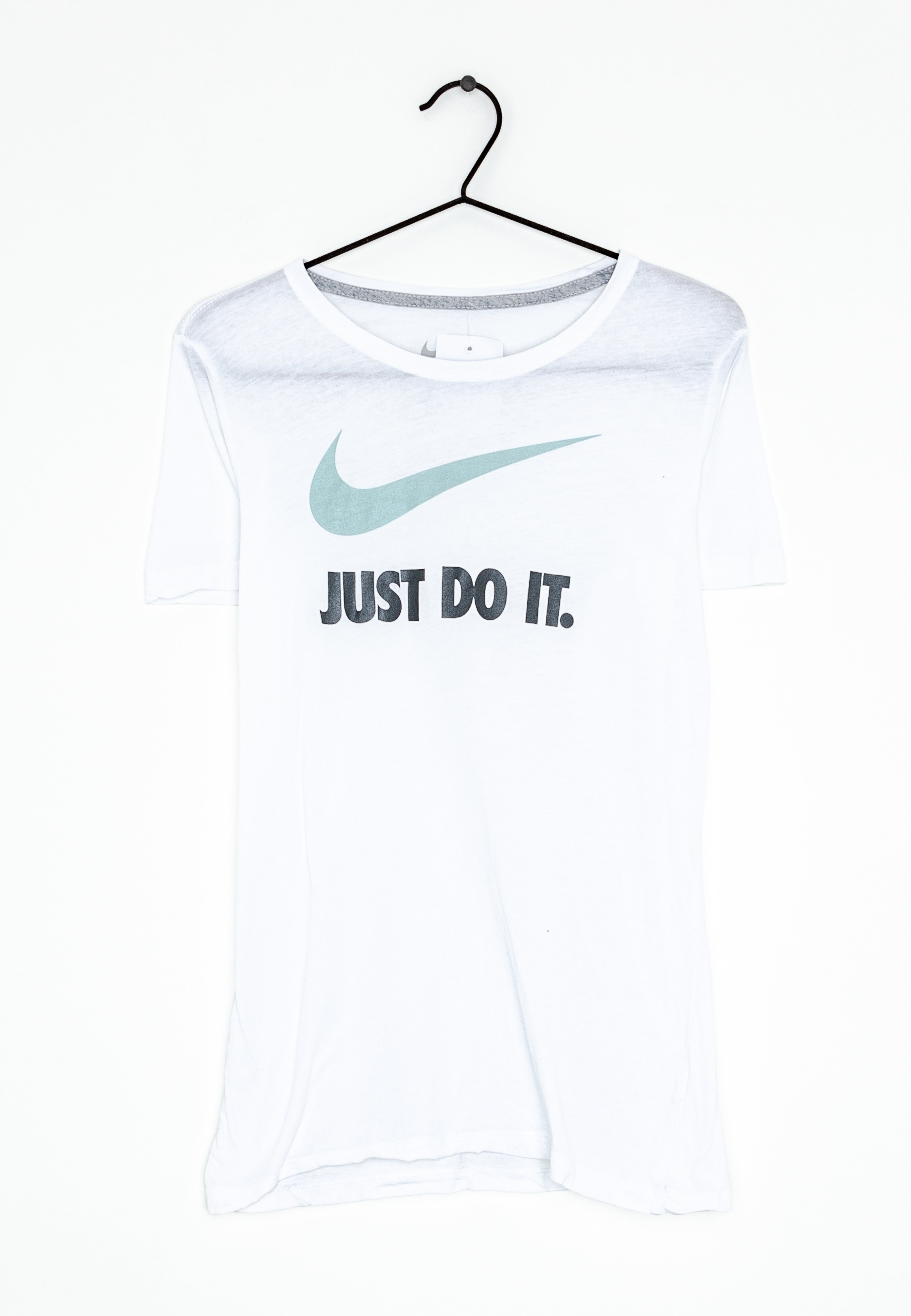 white nike shirt with pink check