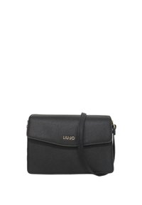 Czarna torebka crossbody z sztucznej skóry o fakturowej powierzchni, zamknięcie na magnes, regulowany pasek oraz złote logo.
