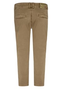 Khaki chinos dengan desain kaki lurus, bahan katun, saku belakang, dan label di pinggang, yang memiliki tekstur halus.