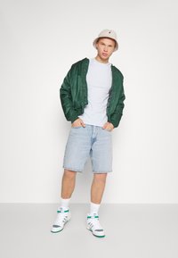 Levi's® SLIM CREW NECK TEE - 2 PACK - T-shirt básica - arctic ice/sunset blue