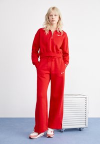 Nike Sportswear SPORTSWEAR PHOENIX FLEECE - Mikina - university red