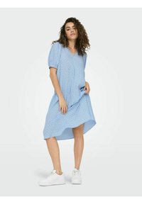 ONLY V-AUSSCHNITT - Dnevna haljina - cashmere blue