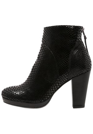Lazamani Ankle boots - black