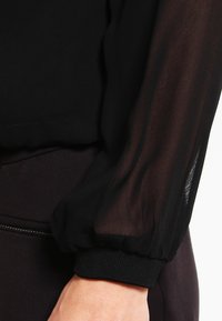 Vero Moda Petite Bomberjacka - black