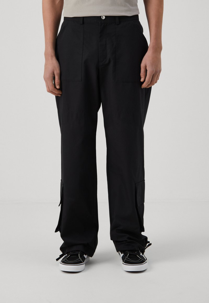 PEQUS - UNISEX - Cargo trousers - black, Enlarge