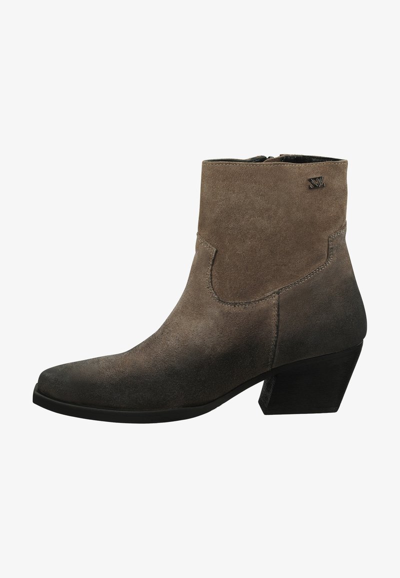 Botteche en suede marron jusqu'à la cheville avec un nez pointu, un petit talon carré et une fermeture éclair sur le côté. Présente des coutures subtiles et un accent de marque.