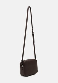 JOOP! Jeans LETTERA CLOE LETTERA CLOE SHOULDER - Borsa a tracolla - darkbrown