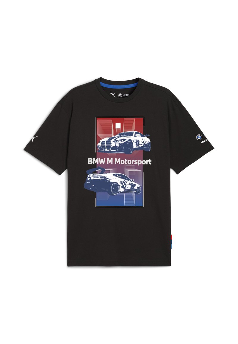 T-shirt noir avec un design graphique présentant deux voitures illustrées de BMW M Motorsport, entourées d'arrière-plans rouge et bleu.