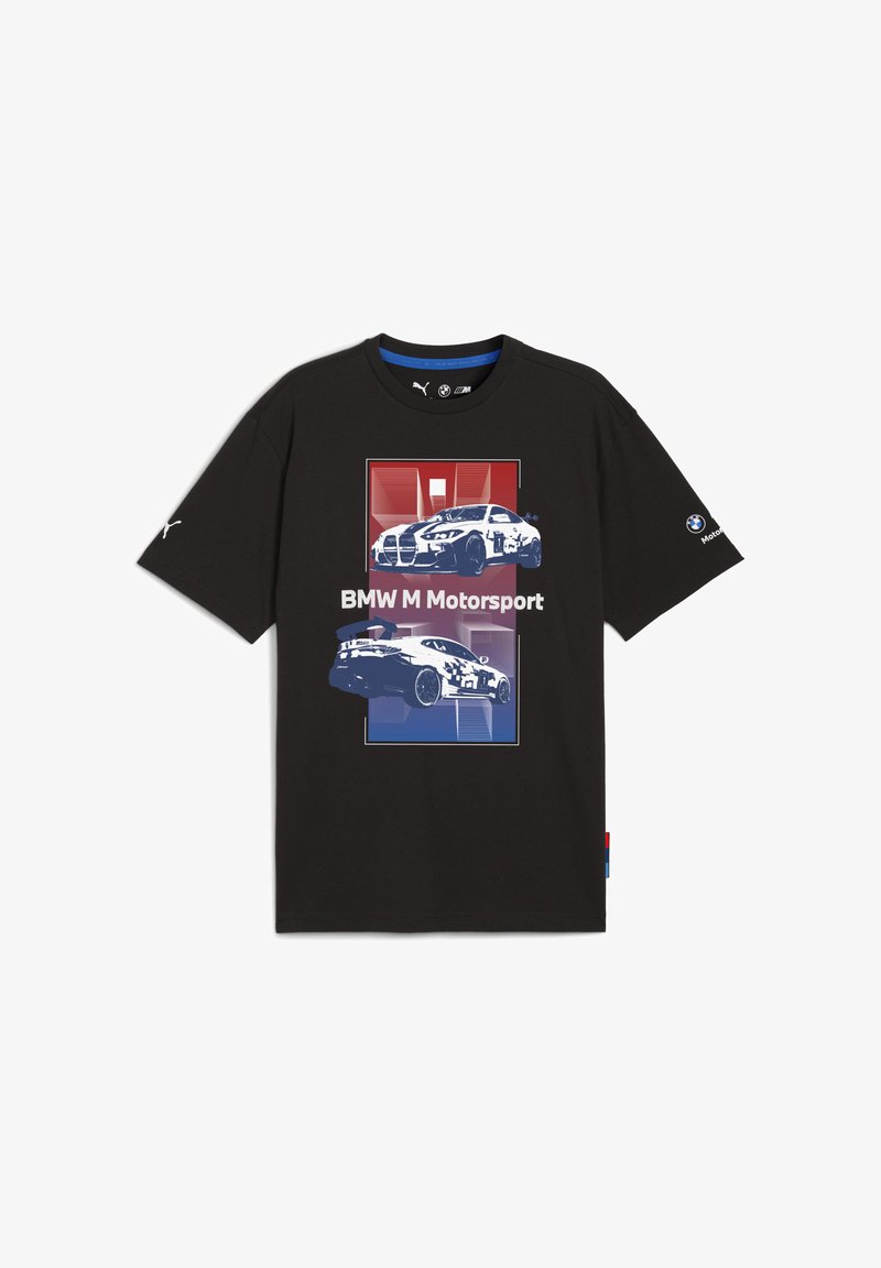 T-shirt noir avec un design graphique présentant deux voitures illustrées de BMW M Motorsport, entourées d'arrière-plans rouge et bleu.