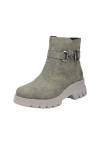 Bottine en daim vert avec un bout arrondi, deux accents de boucles en métal et une semelle en caoutchouc épaisse et robuste de couleur gris clair.