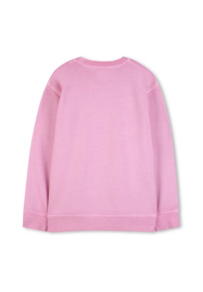 Różowa bluza z długim rękawem, pokazana od tyłu, z okrągłym dekoltem oraz ściągaczami na mankietach i na dole.