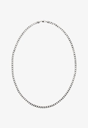 Harmaan hopeanvärinen curb-ketjukaulakoru hummerilukolla, valkoisen taustan edessä.