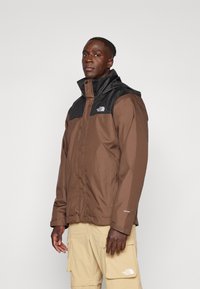 The North Face M EVOLVE II TRICLIMATE JACKET - EU - Hardshell jacket - smokey brown/black