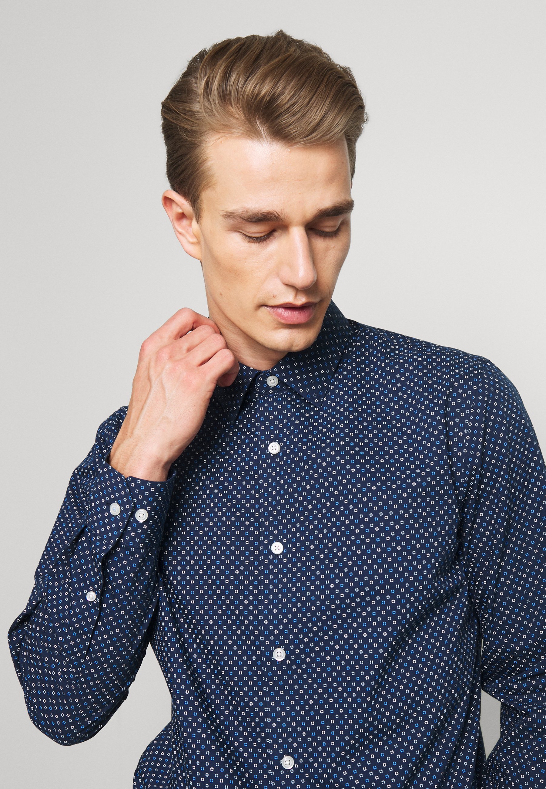 Banana Republic SQUARE PRINT Skjorte dark blue Zalando.no Banana Republic SQUARE PRINT Skjorte dark blue Zalando.no