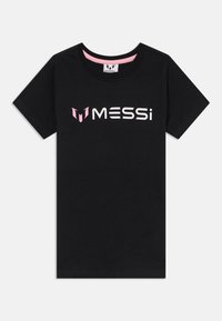 Svart bomull t-skjorte med korte ermer, rund hals og et frontdesign med ordet "MESSi" i hvit og rosa tekst.