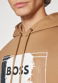 BOSS Luvtröja - beige