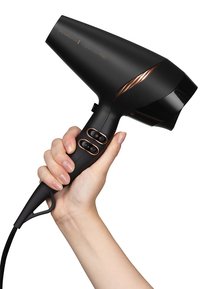 Svart hårtork med snygg design, roséguldfärgade accenter, ergonomiskt handtag och kontrollknappar. Sladden sträcker sig från basen för bekvämlighet.