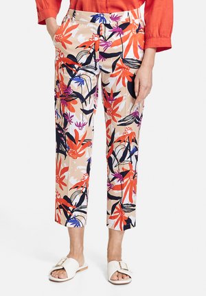 Gerry Weber FLORAL PATTERN 7/8 PANTS - Stoffhose - ecru/weiss/rot/orange druck