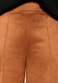 LolaLiza Stoffhose caramel/camel