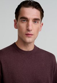 Scalpers ROUND NECK  - Pulover - burgundy
