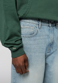 EIGHTYFIVE Vaqueros baggy - laser denim