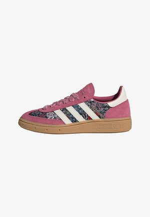 adidas Originals, ADIDAS LIBERTY HANDBALL SPEZIAL SHOES UNISEX - Sneakers laag - equipment red cream white gum