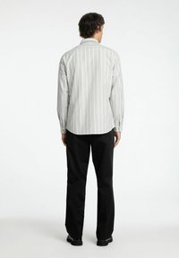 Selected Homme SLHREGRICK FLEX - Camicia - vetiver