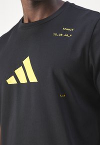 adidas Performance Spordi T-särk - schwarz