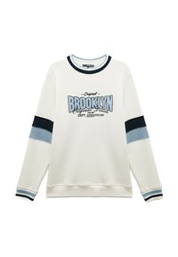 Sudadera blanca con gráfico "BROOKLYN" en azul, que presenta rayas de acento en azul marino y azul claro en las mangas, así como puños y cuello acanalados.