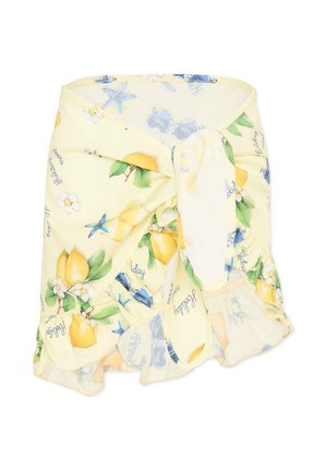 Gele wikkelrok met patronen van citroenen, witte bloemen en blauwe zeesterren, voorzien van een geknoopte strik en een gerufflede zoom.