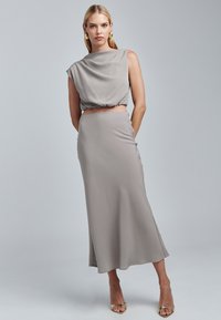 BWLDR ALISA SKIRT - Maksiseelik - mushroom
