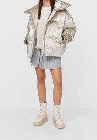 Stradivarius Strickpullover - beige