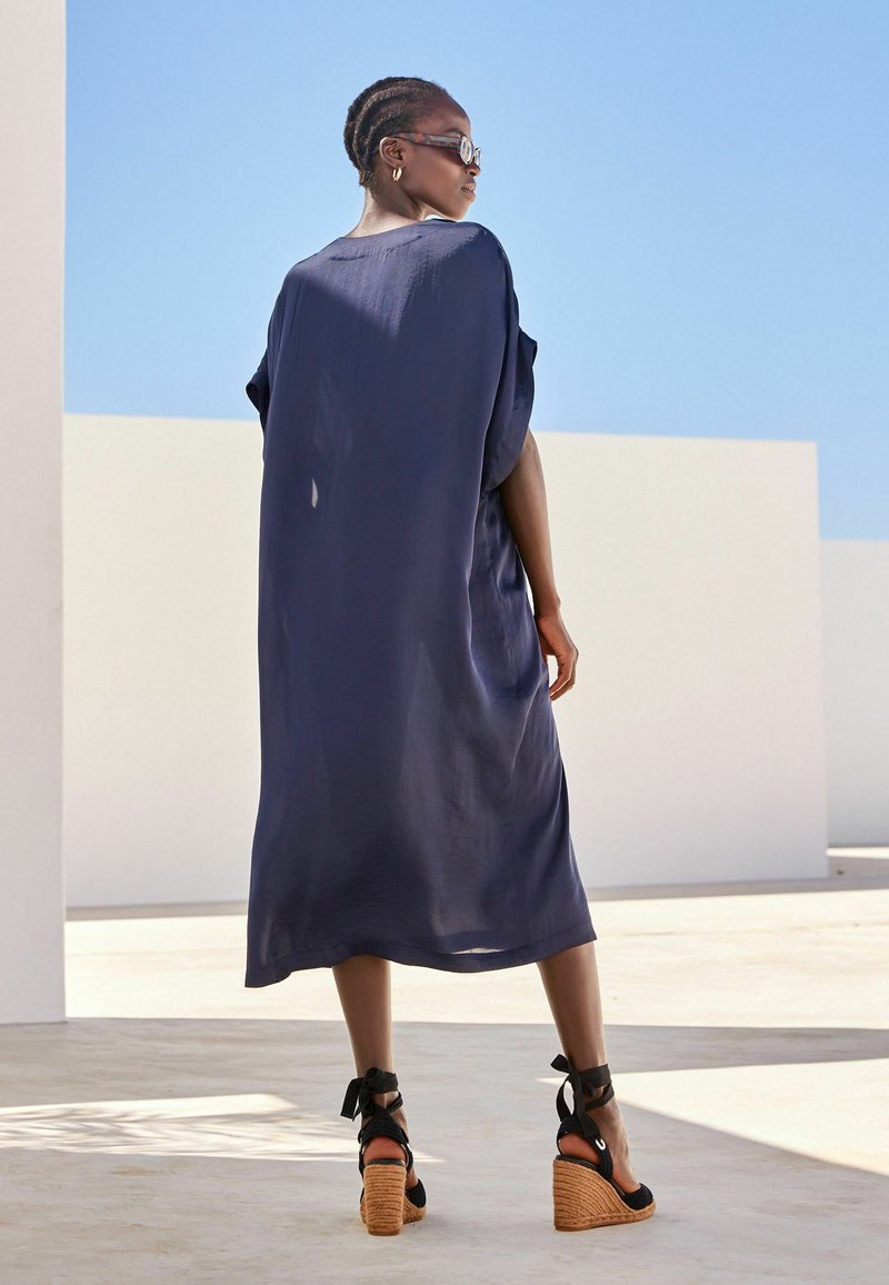 Next SATIN KAFTAN COVERUP BEACH DRESS Rannatarvikud navy/sinine