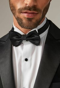 Next SET - Pocket square - black velvet polka dot