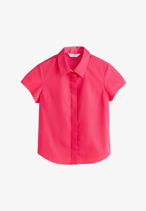 Jasnoružová krátkorukávová košeľa na gombíky s ostrým golierom zobrazená na bielom pozadí.