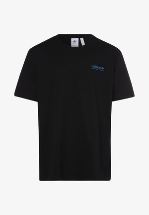 Czarny krótki rękaw T-shirt Adidas Adventure z małym niebieskim logo na lewej piersi i okrągłym dekoltem.