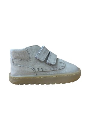 Zapatos de bebé - arena