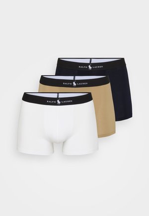 Conjunto de bóxer con colores blanco, beige y azul marino. Fabricados con una tela suave y con una cinturilla elástica negra y detalle del logo.
