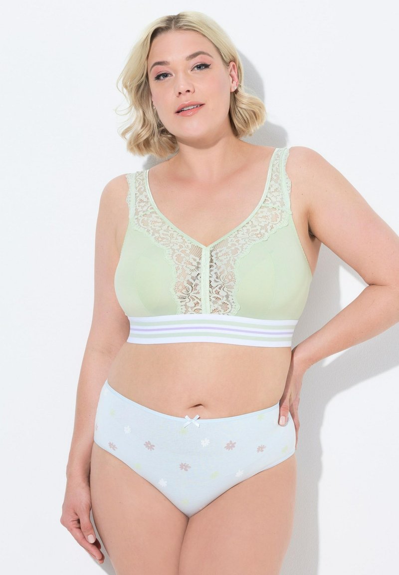 Lichtgroene bralette met kantdetails, v-hals en een pastelgestreept band. Passende lichtblauwe slip met bloemenborduursel en strikaccent.