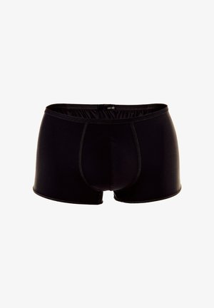 Mustat bokserit, jotka on valmistettu sileästä kankaasta. Niissä on istuva muotoilu, pehmeä joustovyötärö ja kontrastiväriset tikkausompeleet reunoilla.