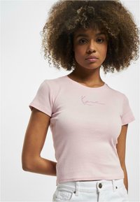 Karl Kani SMALL SIGNATURE TIGHT - Tricou basic - light rose