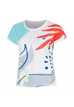 Chemise blanche à manches courtes avec des formes organiques abstraites bleues, rouges, jaunes et gris clair, et un petit logo circulaire bleu sur la poitrine.