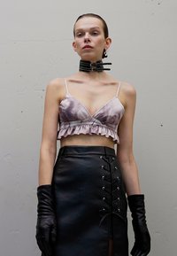 ROKH BRA RUFFLES - Μπλούζα - purple