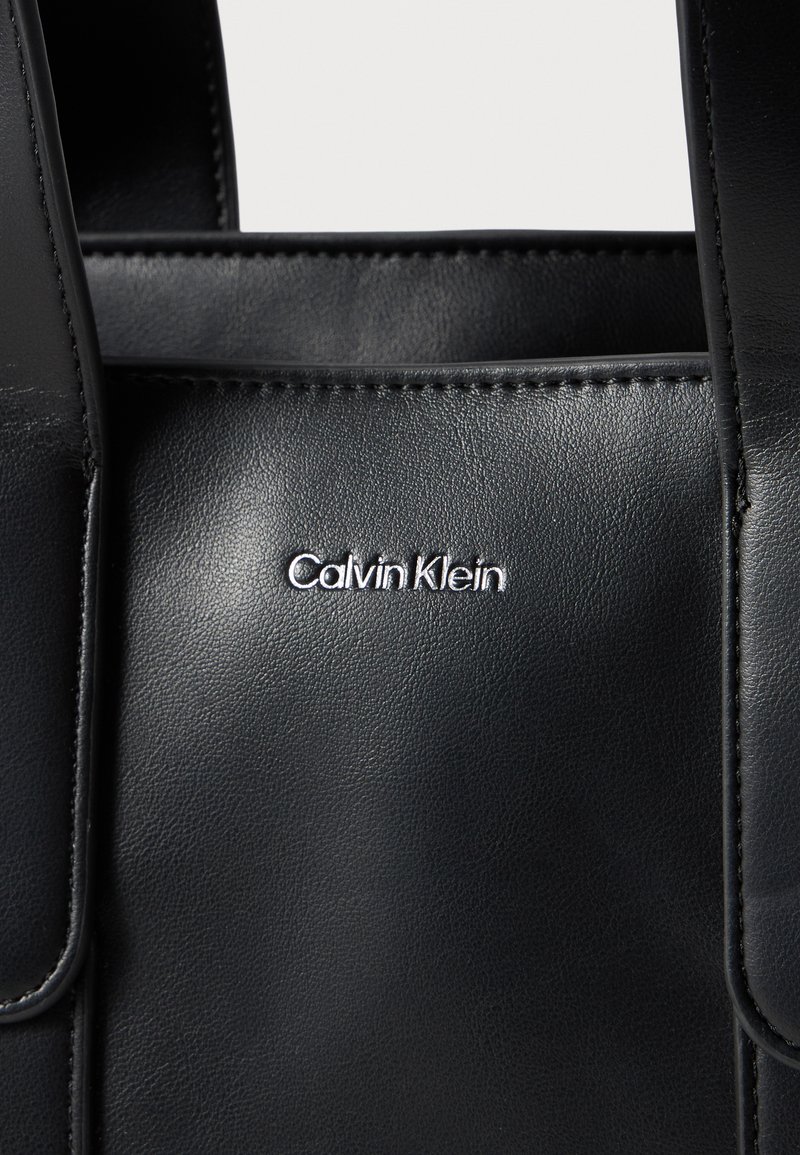 Calvin Klein Kabelka - black/old silver-coloured
