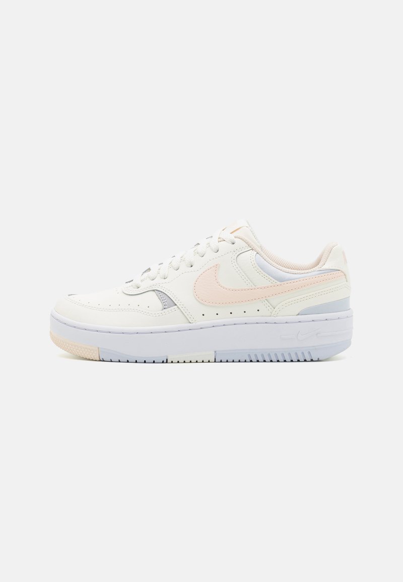 Nike Sportswear GAMMA FORCE - Tenisice - sail/guava ice/football grey/white
