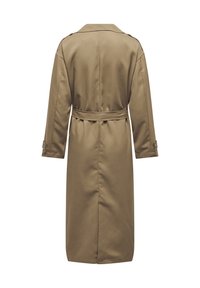 Long trench-coat beige avec ceinture et poignets boutonnés, visible de dos sur fond blanc.