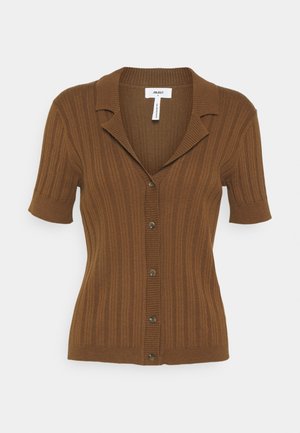 Cardigan marron à manches courtes côtelées avec col et cinq boutons sur le devant, en tissu tricoté.