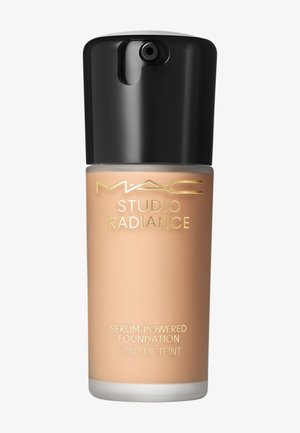 STUDIO RADIANCE SERUM-POWERED FOUNDATION - Fond de teint - nw18