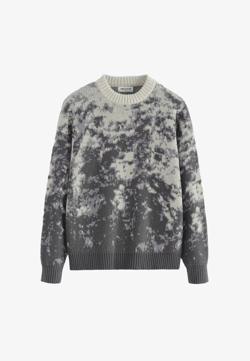 Pull en tricot gris et crème avec un motif marbré texturé. Doté d'un col rond côtelé et de poignets et d'un ourlet côtelés.