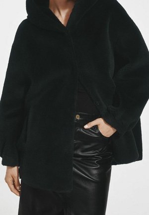 Abrigo de invierno - black